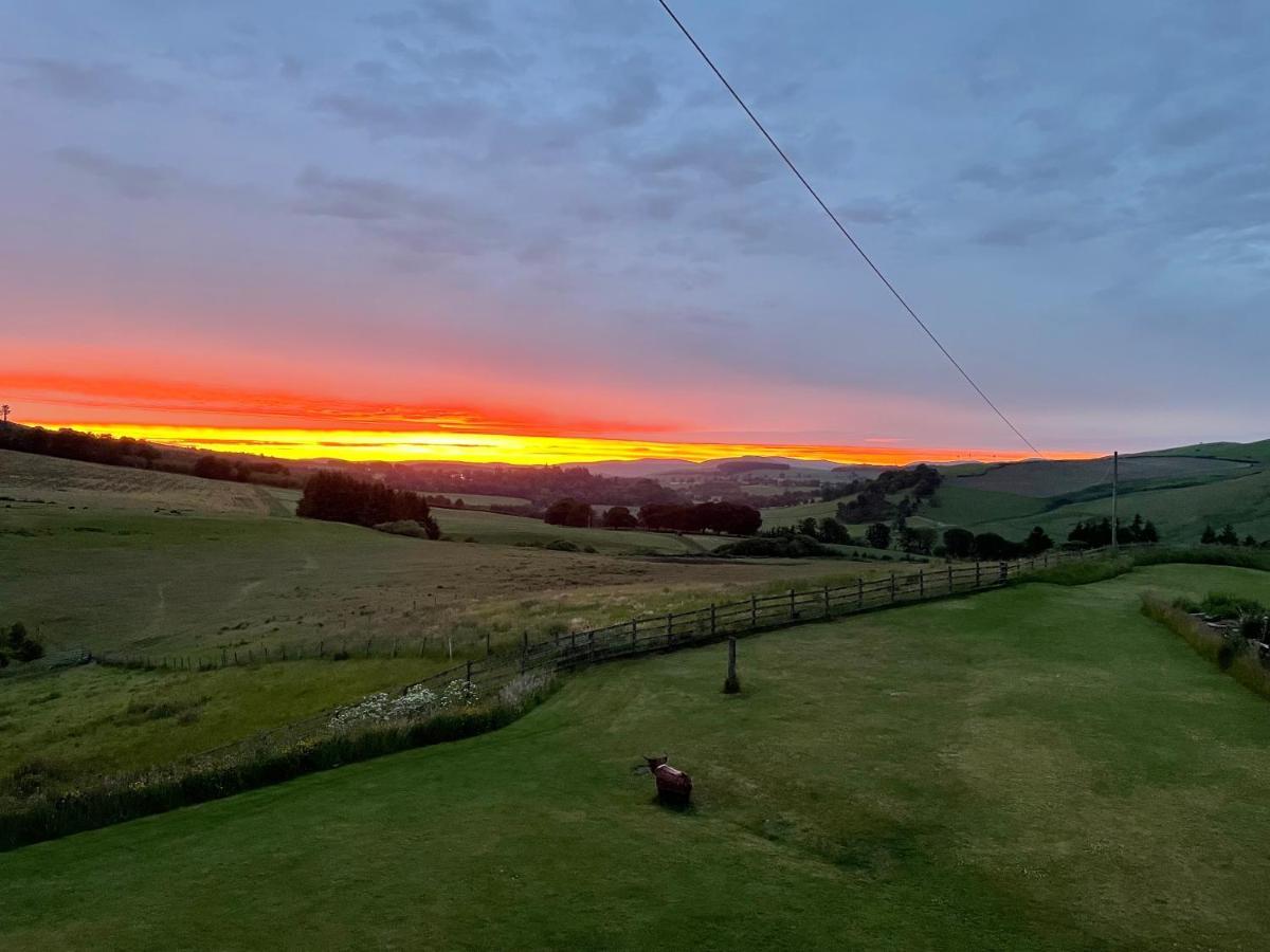 Ladyurd Farmhouse West Linton Esterno foto